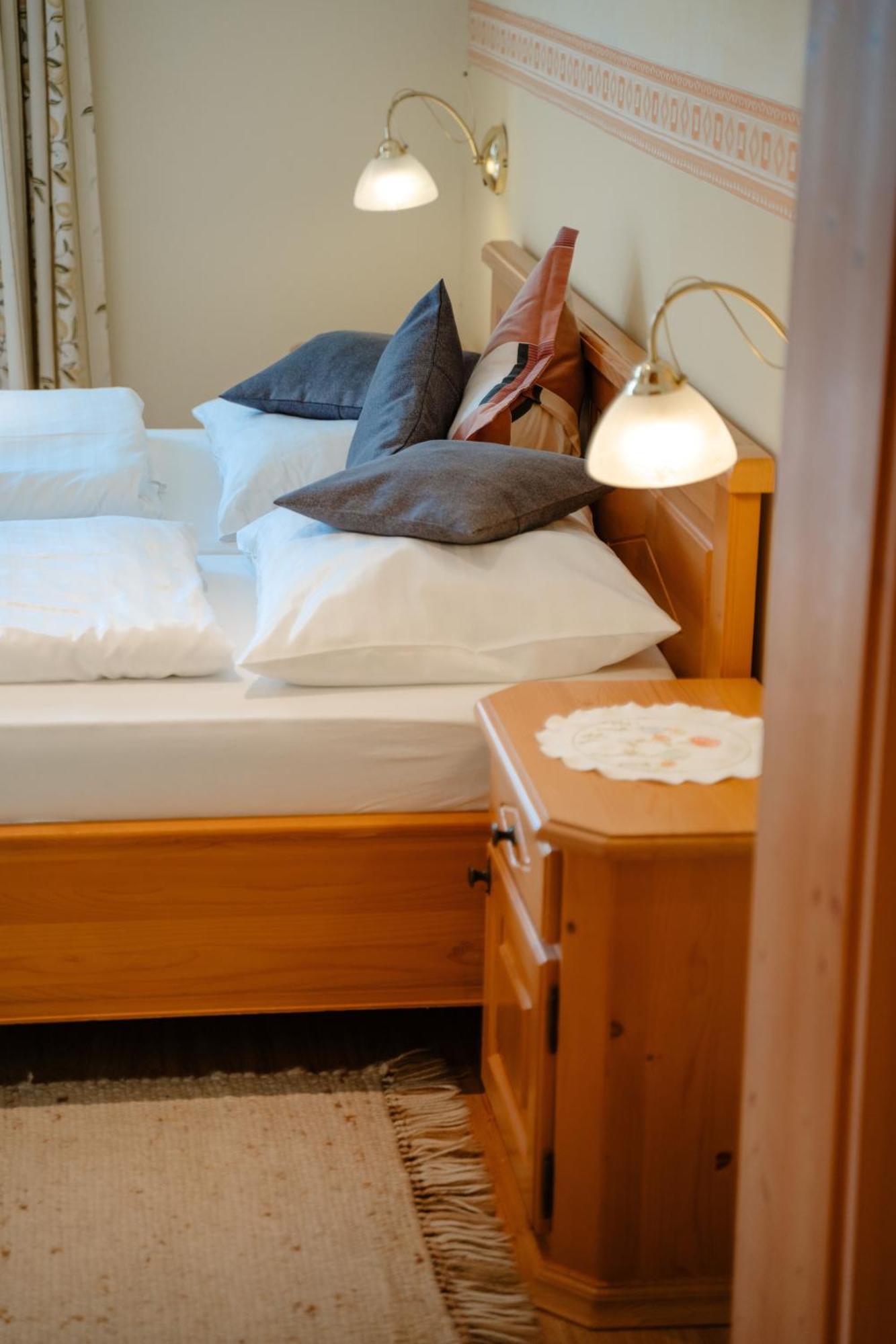 Ertlschweigerhaus Pension - Appartements - Zimmer Donnersbach 외부 사진