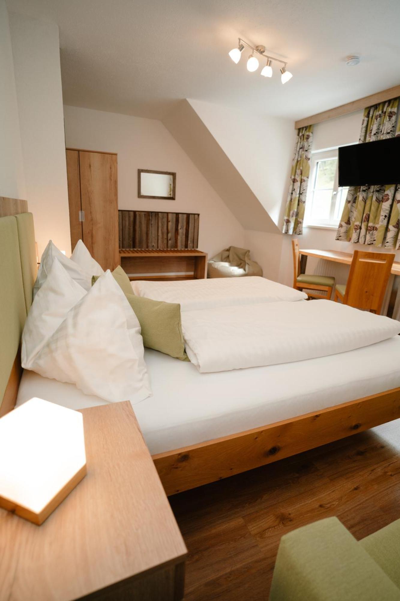 Ertlschweigerhaus Pension - Appartements - Zimmer Donnersbach 외부 사진